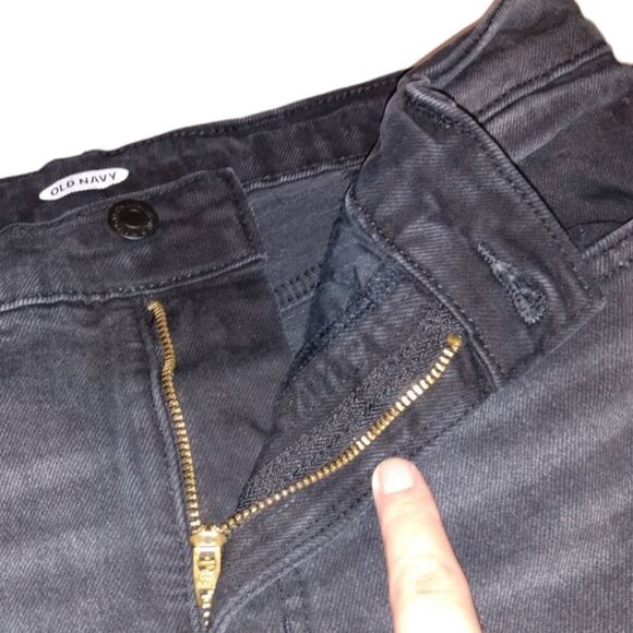 Old Navy Raw Hem Highwaisted Distressed Black Capri Jeans - Picture 11 of 13